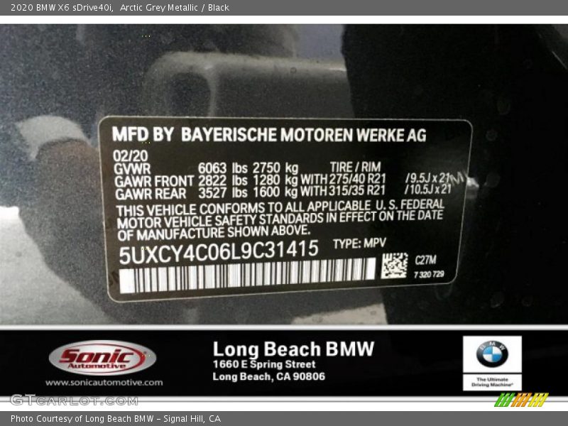 Arctic Grey Metallic / Black 2020 BMW X6 sDrive40i