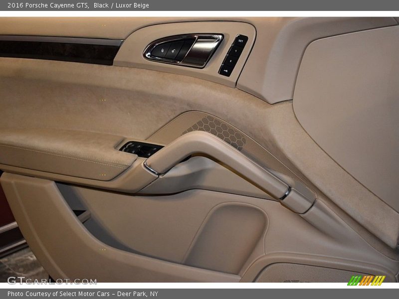 Black / Luxor Beige 2016 Porsche Cayenne GTS