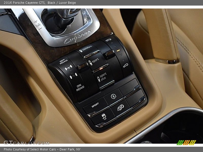 Black / Luxor Beige 2016 Porsche Cayenne GTS