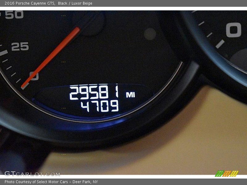 Black / Luxor Beige 2016 Porsche Cayenne GTS