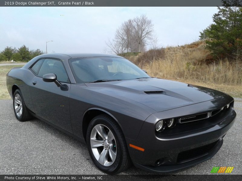 Front 3/4 View of 2019 Challenger SXT