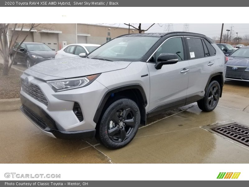Front 3/4 View of 2020 RAV4 XSE AWD Hybrid