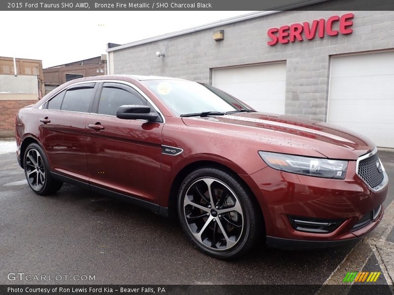 Front 3/4 View of 2015 Taurus SHO AWD