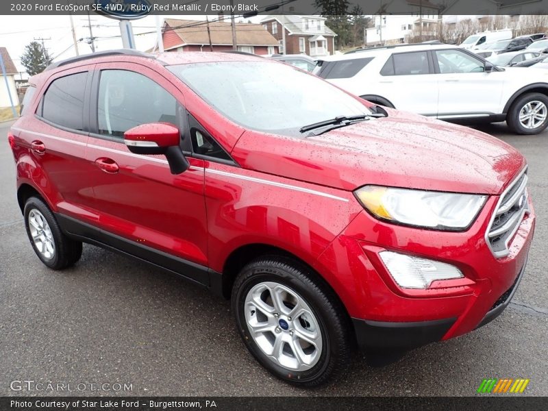 Front 3/4 View of 2020 EcoSport SE 4WD