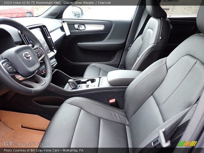 Glacier Silver Metallic / Charcoal 2020 Volvo XC40 T5 Momentum AWD