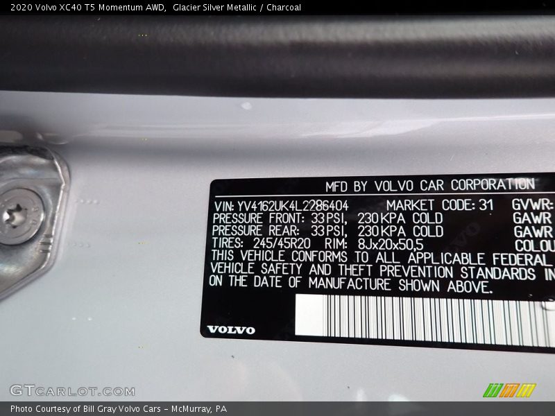 Glacier Silver Metallic / Charcoal 2020 Volvo XC40 T5 Momentum AWD