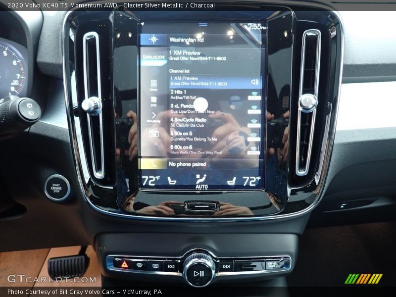 Glacier Silver Metallic / Charcoal 2020 Volvo XC40 T5 Momentum AWD