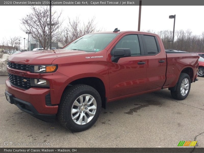 Front 3/4 View of 2020 Silverado 1500 Custom Double Cab 4x4