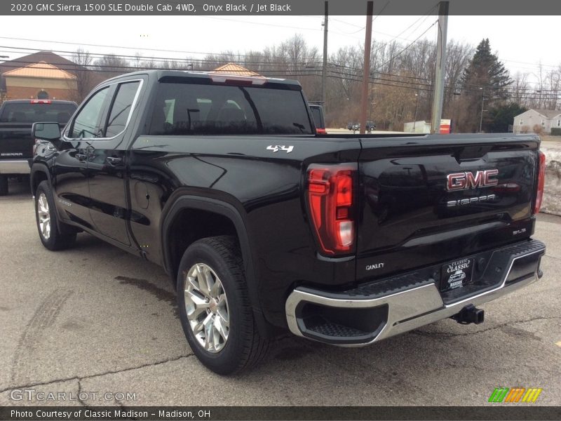 Onyx Black / Jet Black 2020 GMC Sierra 1500 SLE Double Cab 4WD