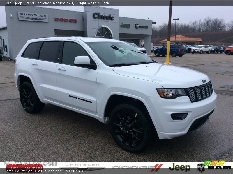 Bright White / Black 2020 Jeep Grand Cherokee Altitude 4x4