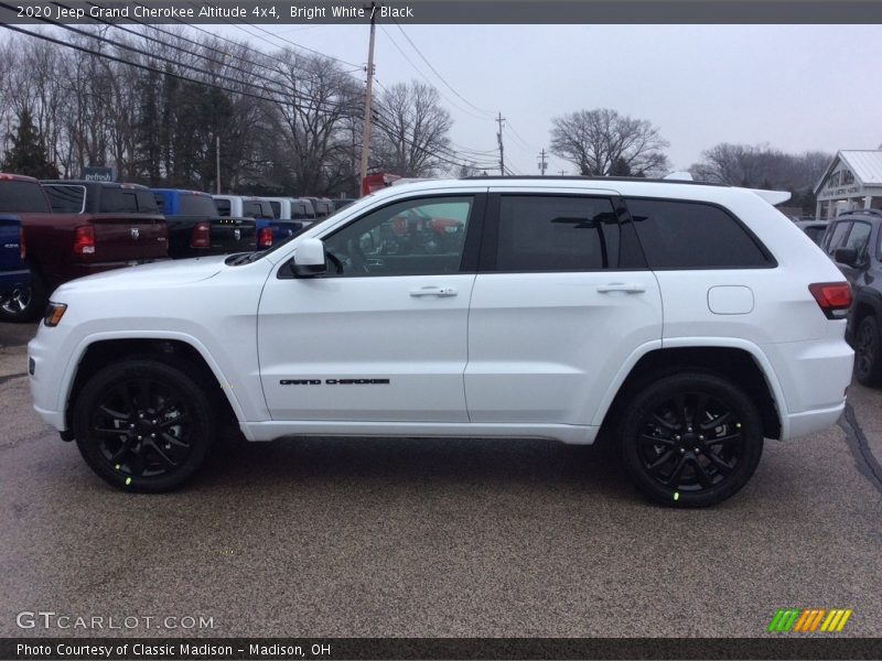 Bright White / Black 2020 Jeep Grand Cherokee Altitude 4x4