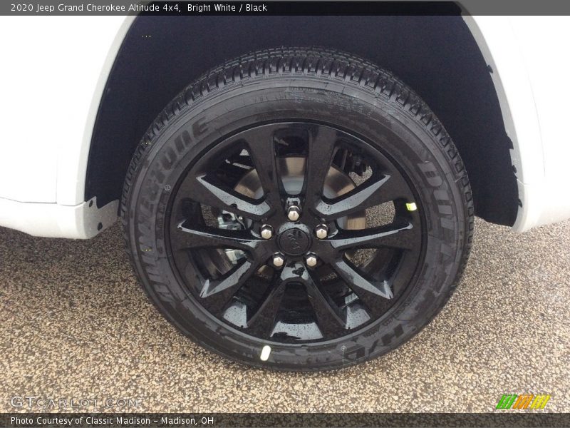 Bright White / Black 2020 Jeep Grand Cherokee Altitude 4x4