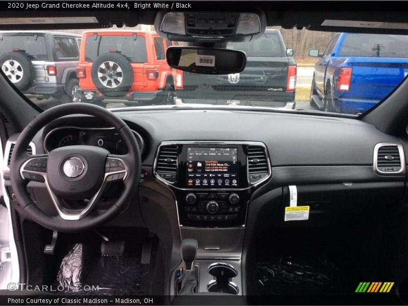 Bright White / Black 2020 Jeep Grand Cherokee Altitude 4x4