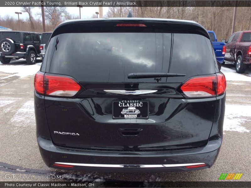 Brilliant Black Crystal Pearl / Alloy/Black 2020 Chrysler Pacifica Touring