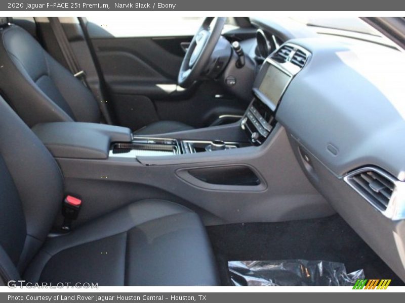 Narvik Black / Ebony 2020 Jaguar F-PACE 25t Premium