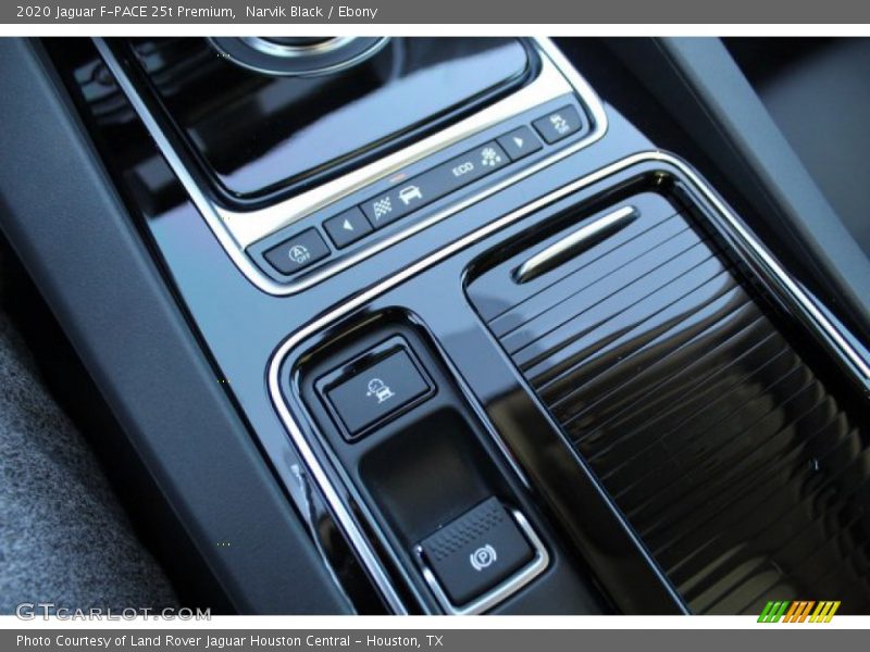 Narvik Black / Ebony 2020 Jaguar F-PACE 25t Premium