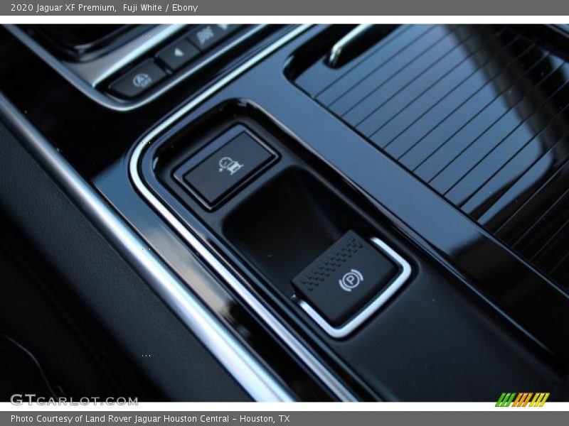 Fuji White / Ebony 2020 Jaguar XF Premium