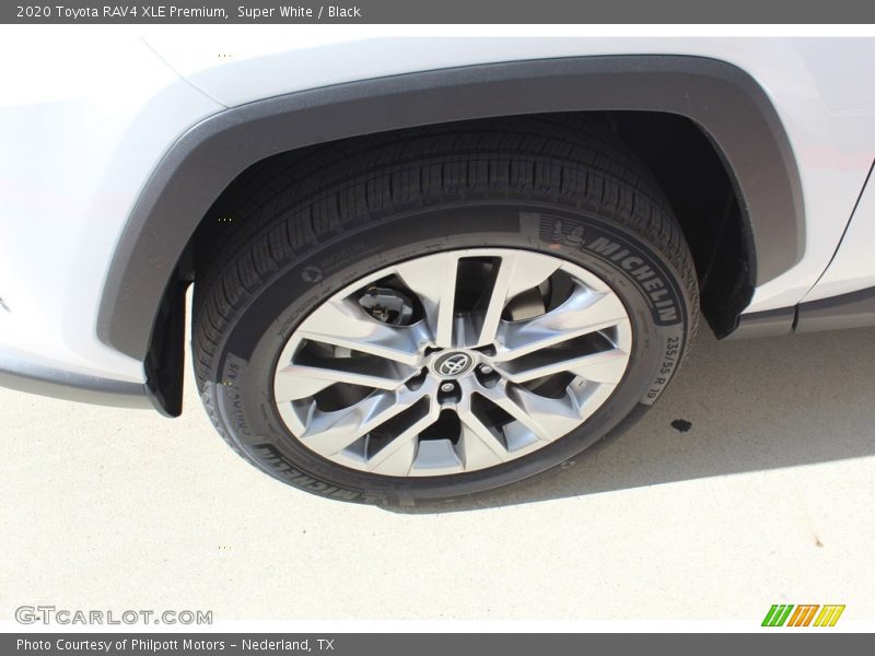 Super White / Black 2020 Toyota RAV4 XLE Premium