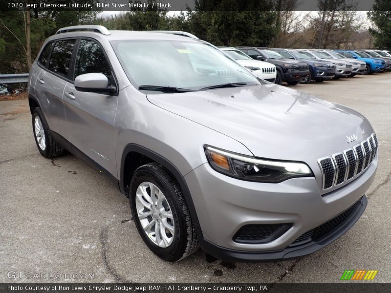 Front 3/4 View of 2020 Cherokee Latitude