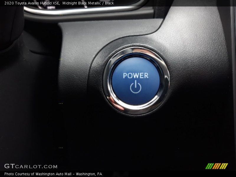 Midnight Black Metallic / Black 2020 Toyota Avalon Hybrid XSE