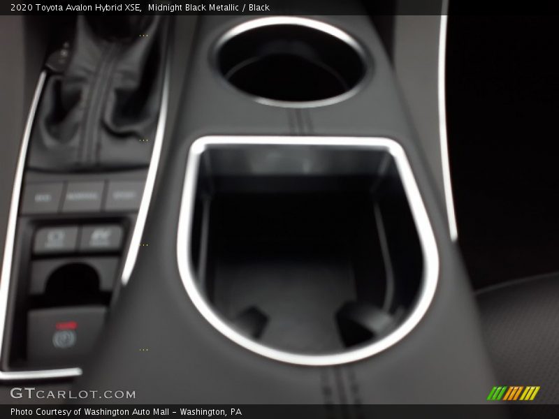 Midnight Black Metallic / Black 2020 Toyota Avalon Hybrid XSE