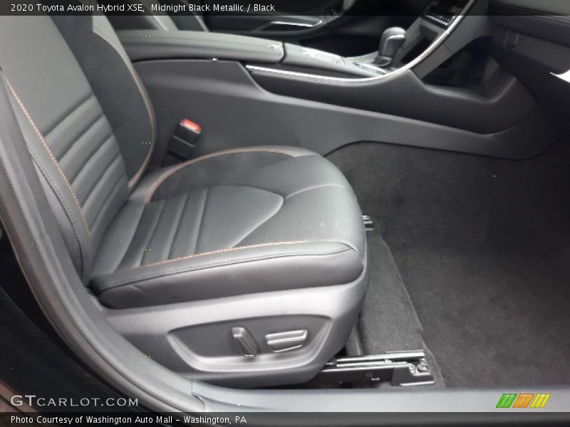 Midnight Black Metallic / Black 2020 Toyota Avalon Hybrid XSE