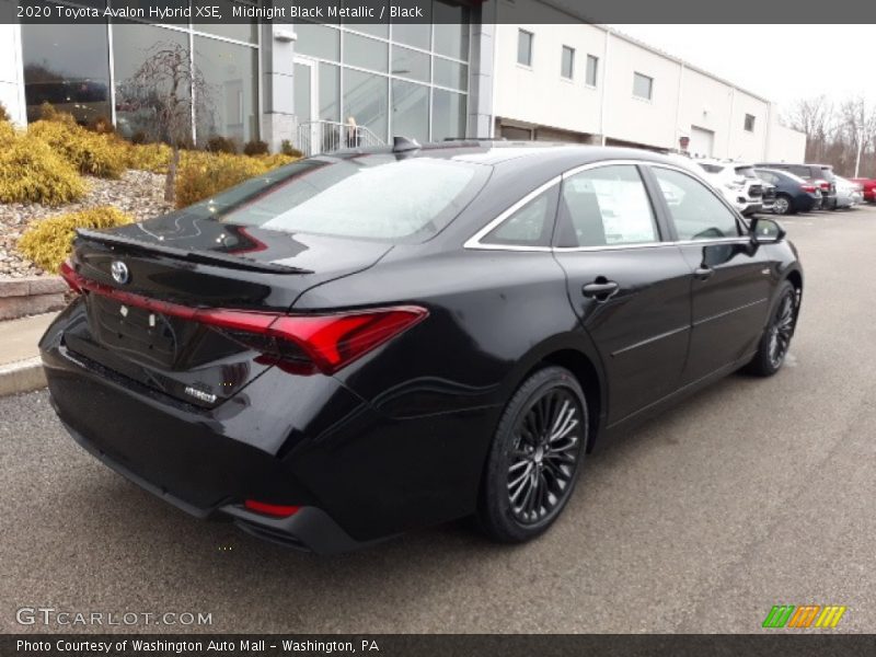 Midnight Black Metallic / Black 2020 Toyota Avalon Hybrid XSE