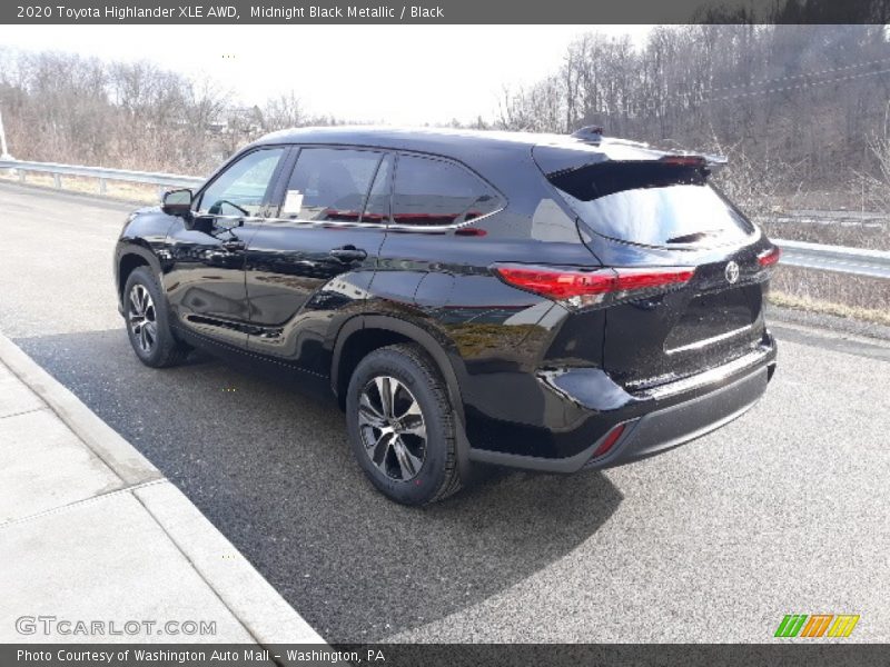 Midnight Black Metallic / Black 2020 Toyota Highlander XLE AWD