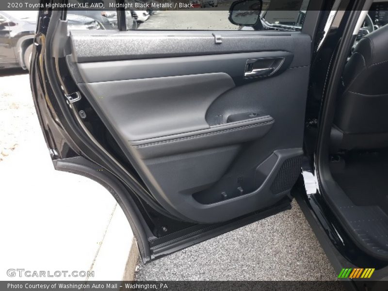 Door Panel of 2020 Highlander XLE AWD