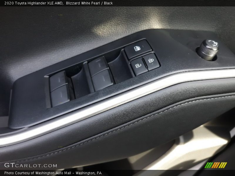 Blizzard White Pearl / Black 2020 Toyota Highlander XLE AWD