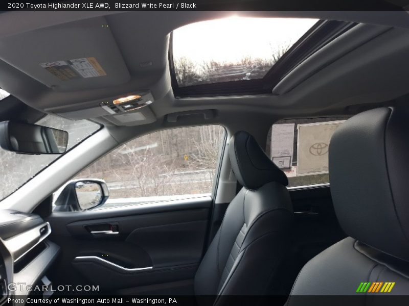 Blizzard White Pearl / Black 2020 Toyota Highlander XLE AWD