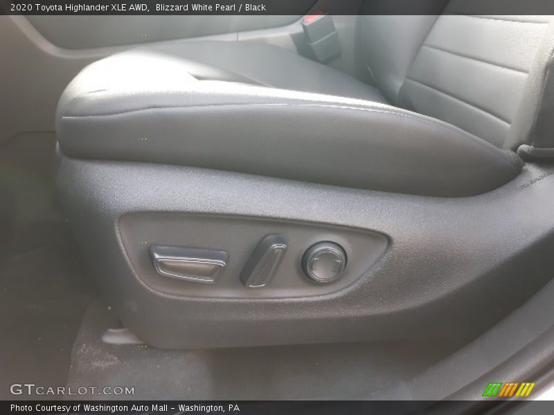 Blizzard White Pearl / Black 2020 Toyota Highlander XLE AWD