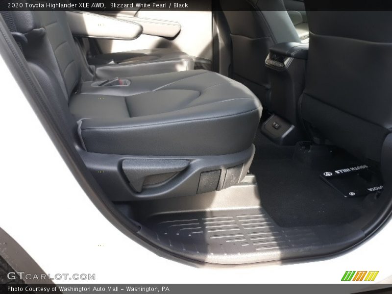 Blizzard White Pearl / Black 2020 Toyota Highlander XLE AWD