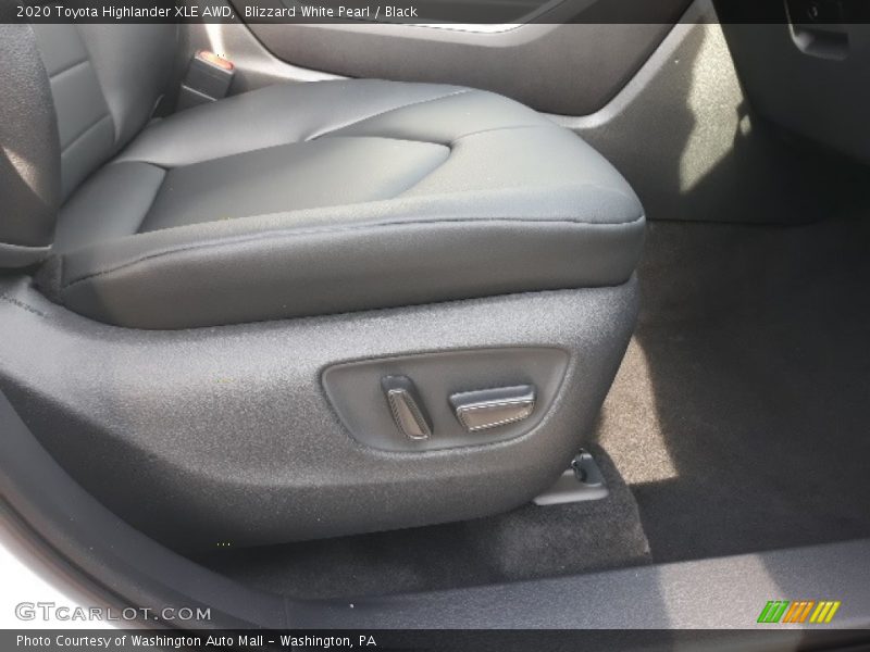 Blizzard White Pearl / Black 2020 Toyota Highlander XLE AWD