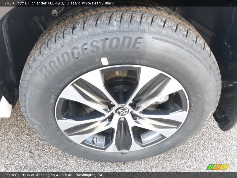 Blizzard White Pearl / Black 2020 Toyota Highlander XLE AWD