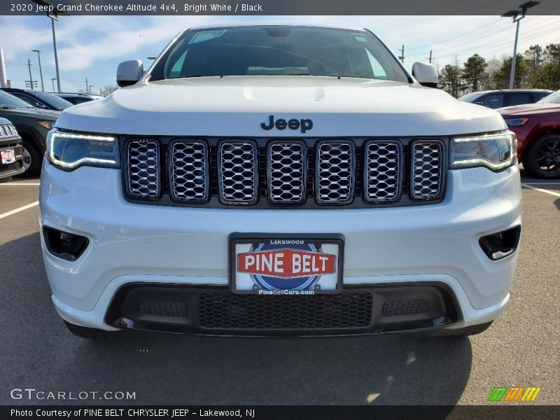 Bright White / Black 2020 Jeep Grand Cherokee Altitude 4x4