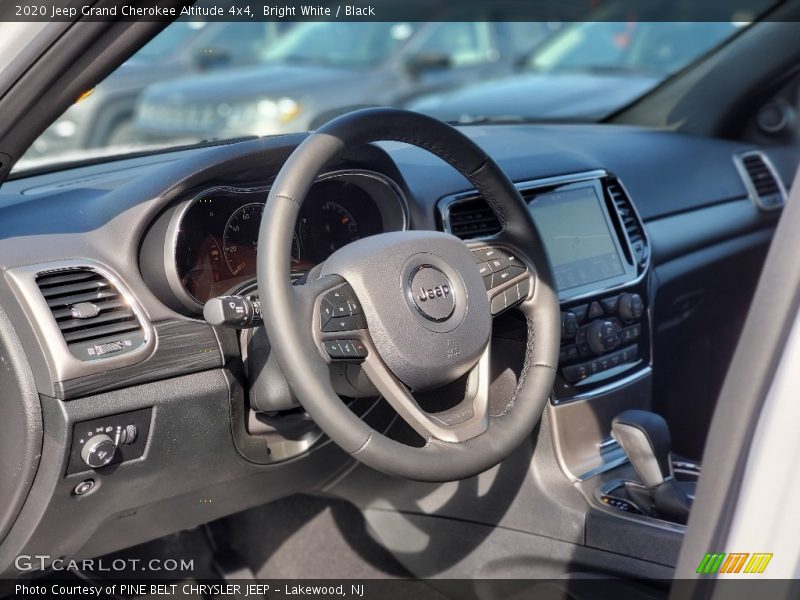 Bright White / Black 2020 Jeep Grand Cherokee Altitude 4x4