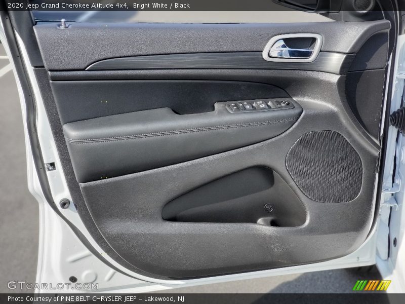 Bright White / Black 2020 Jeep Grand Cherokee Altitude 4x4