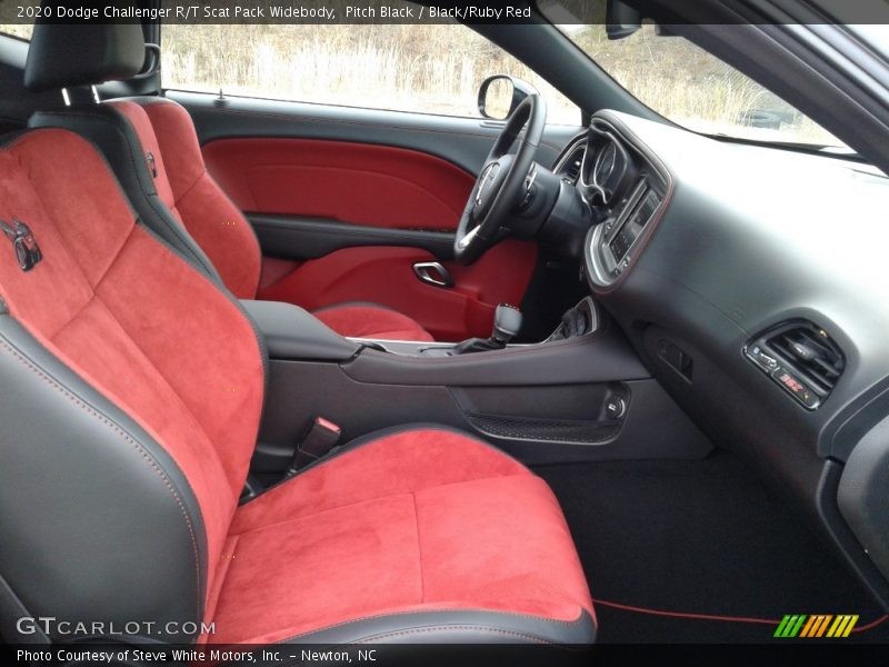 Front Seat of 2020 Challenger R/T Scat Pack Widebody
