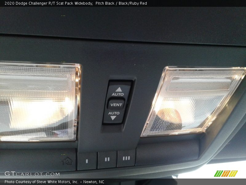 Pitch Black / Black/Ruby Red 2020 Dodge Challenger R/T Scat Pack Widebody