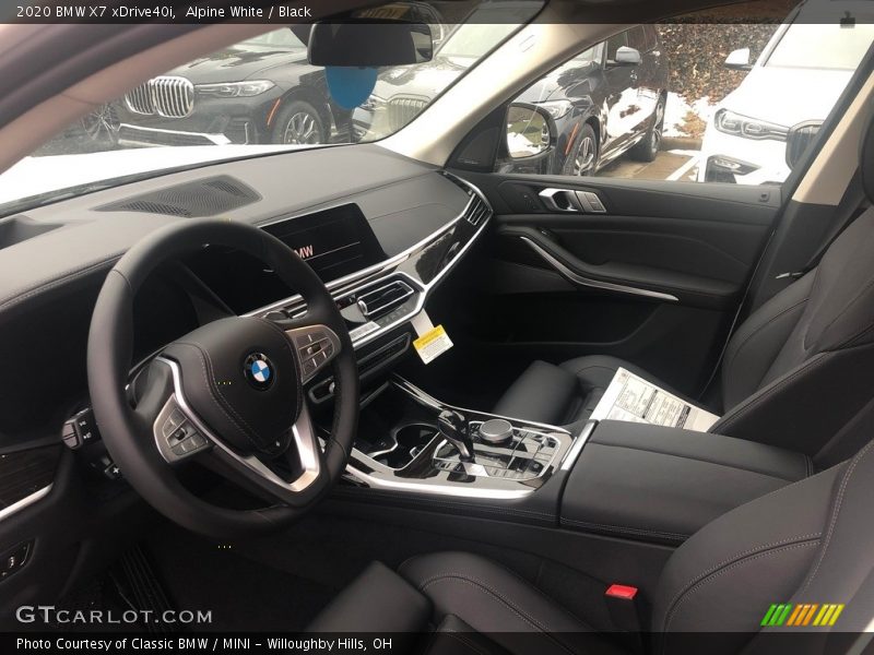 Alpine White / Black 2020 BMW X7 xDrive40i