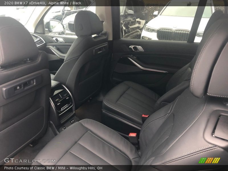 Alpine White / Black 2020 BMW X7 xDrive40i
