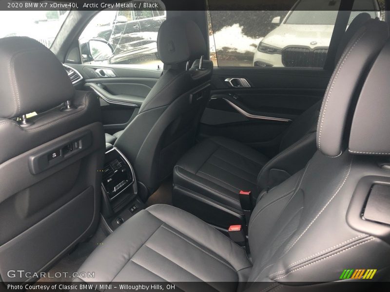 Arctic Grey Metallic / Black 2020 BMW X7 xDrive40i