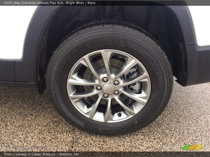 Bright White / Black 2020 Jeep Cherokee Latitude Plus 4x4