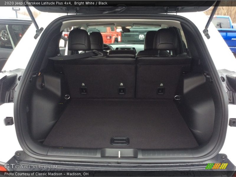 Bright White / Black 2020 Jeep Cherokee Latitude Plus 4x4