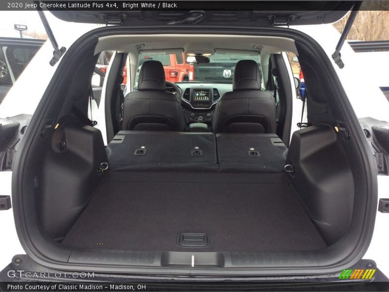 Bright White / Black 2020 Jeep Cherokee Latitude Plus 4x4