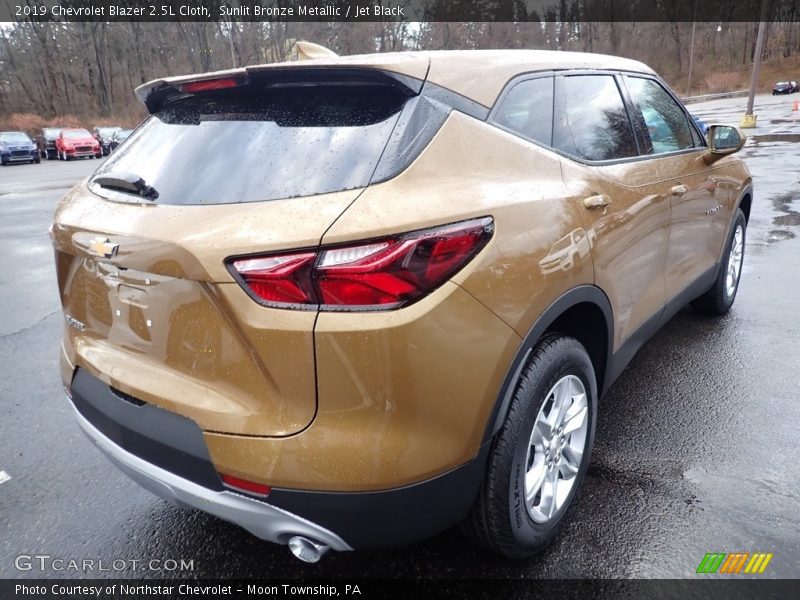 Sunlit Bronze Metallic / Jet Black 2019 Chevrolet Blazer 2.5L Cloth