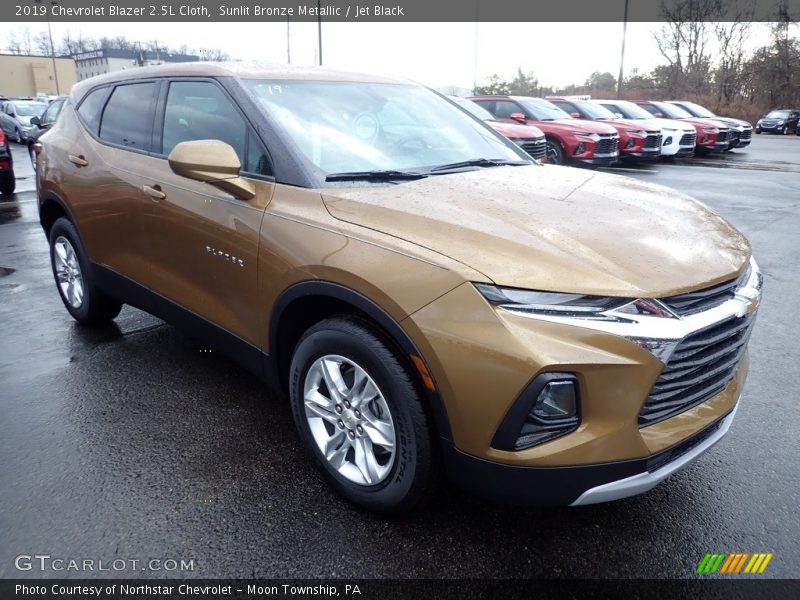 Sunlit Bronze Metallic / Jet Black 2019 Chevrolet Blazer 2.5L Cloth