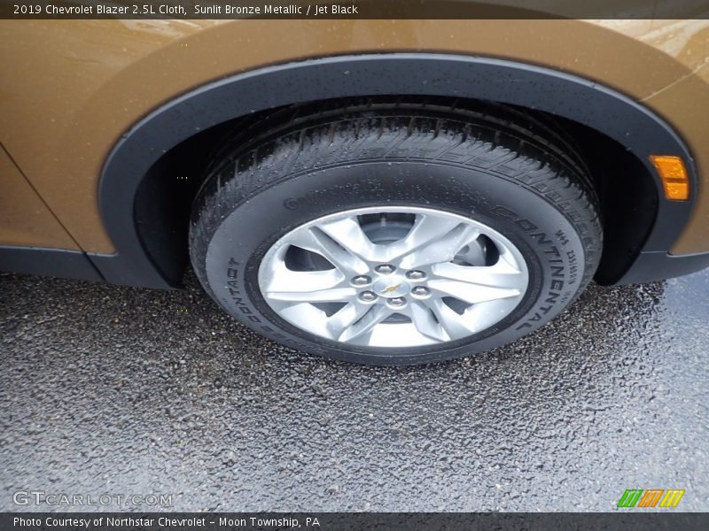 Sunlit Bronze Metallic / Jet Black 2019 Chevrolet Blazer 2.5L Cloth