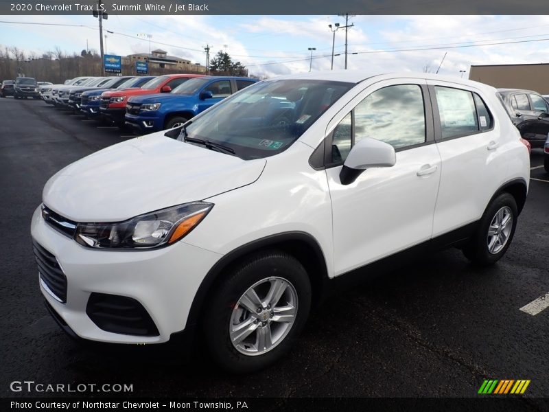 Front 3/4 View of 2020 Trax LS